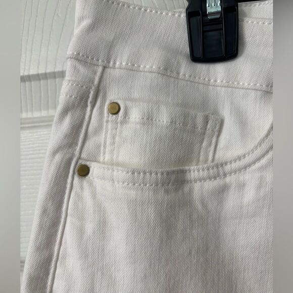 NWT Croft & Barrow Mid-Rise Cropped White Pants Jeans Plus Size 16 Eyelet Hem - Picture 3 of 11